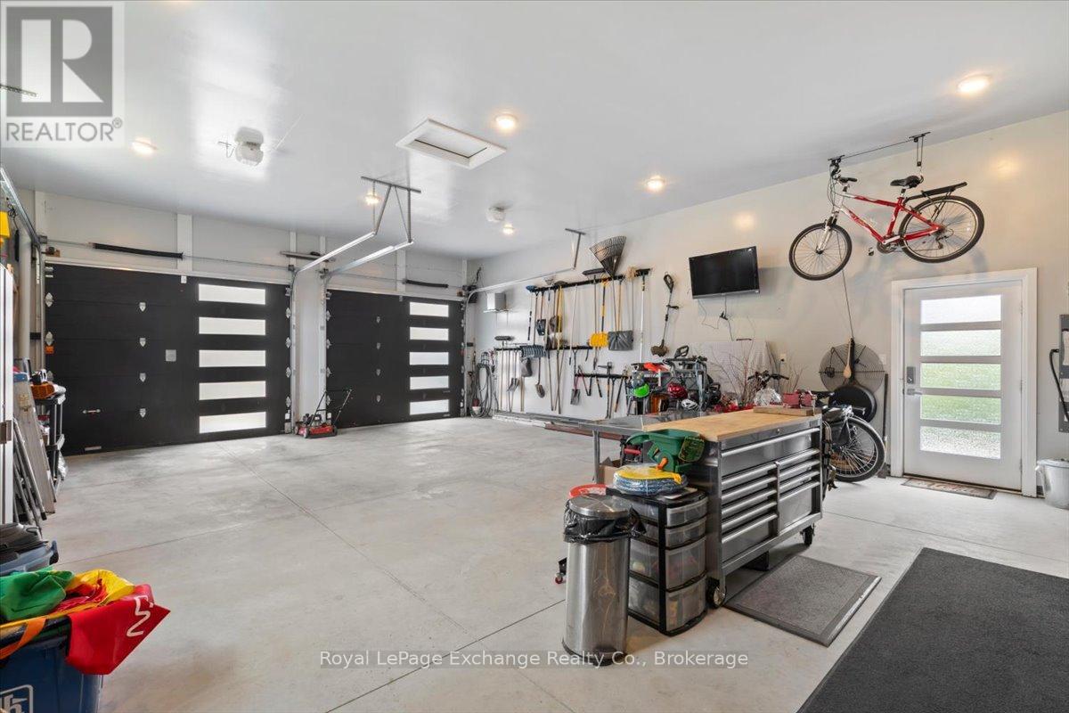 171 HURON ROAD - Image 25