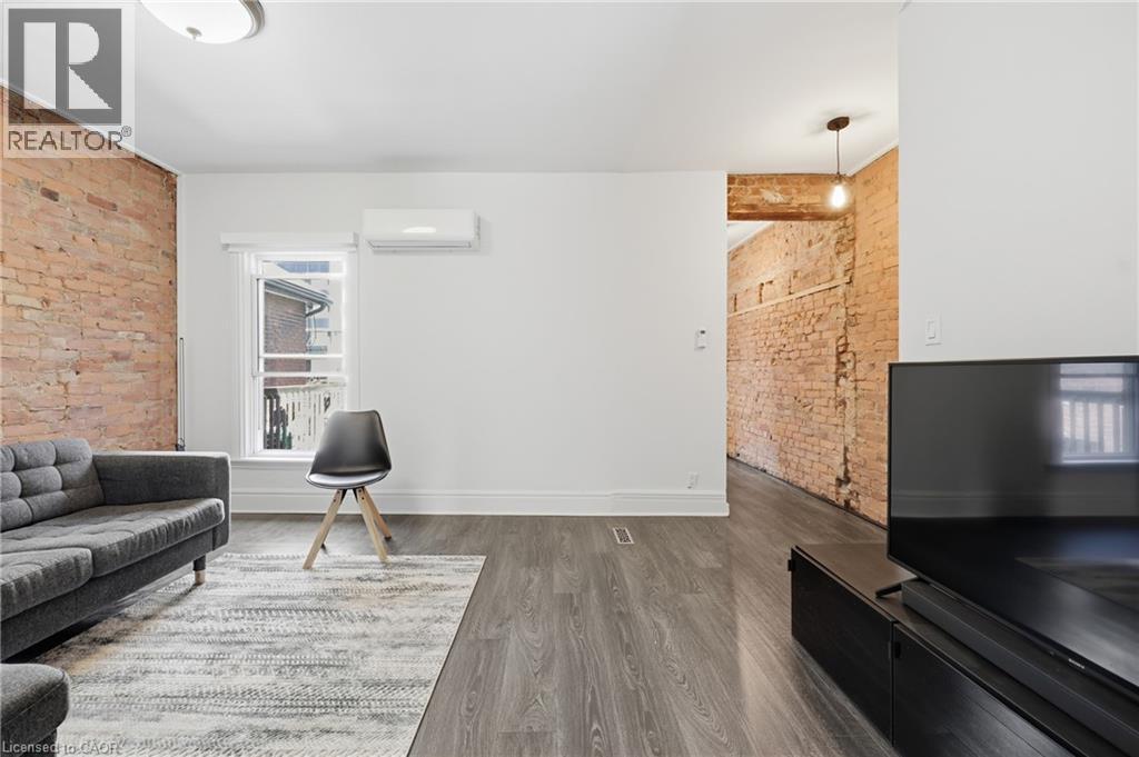 252 KING Street W - 29