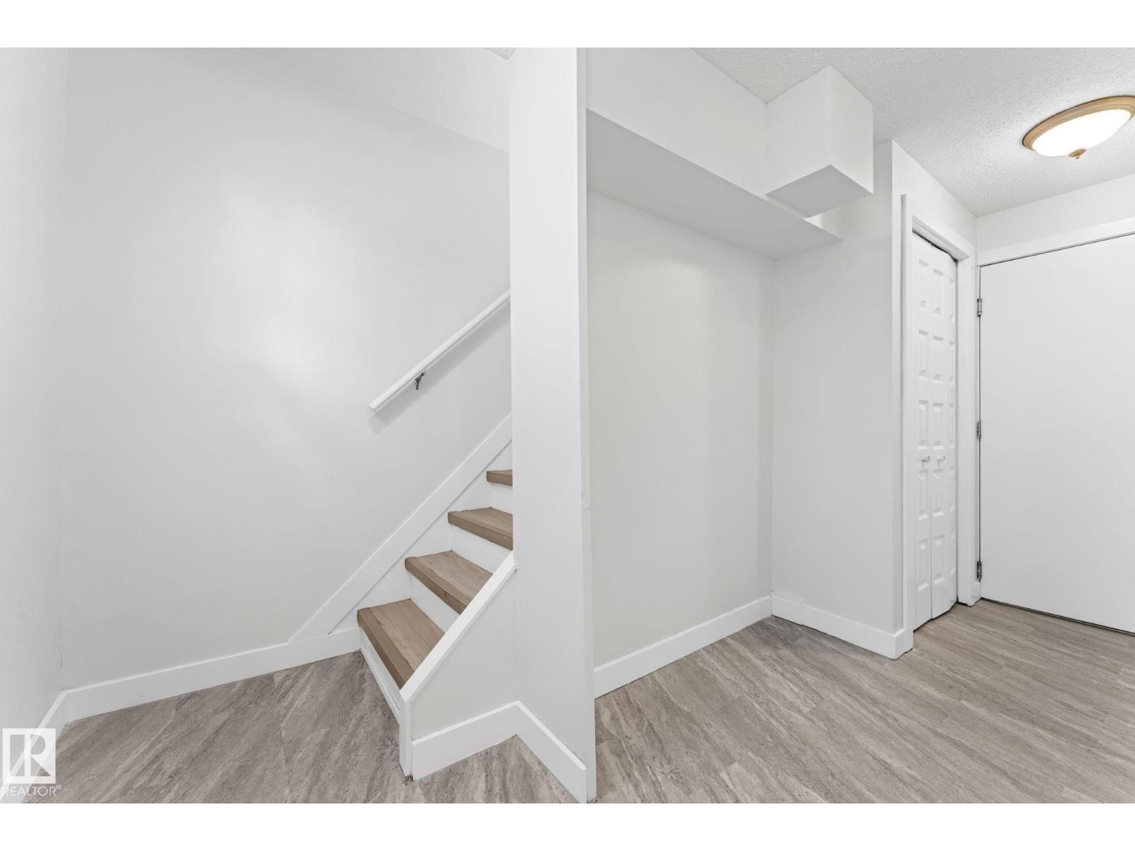 8804 135 AV NW, Edmonton