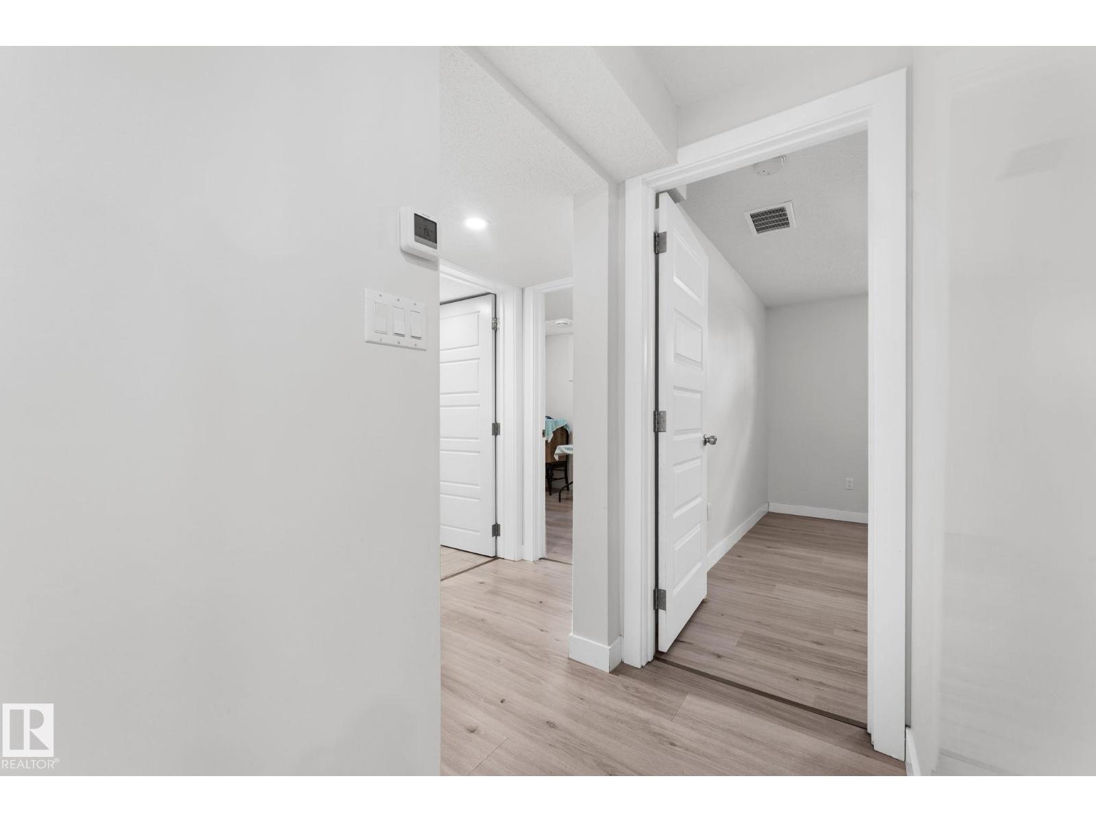 8804 135 AV NW, Edmonton