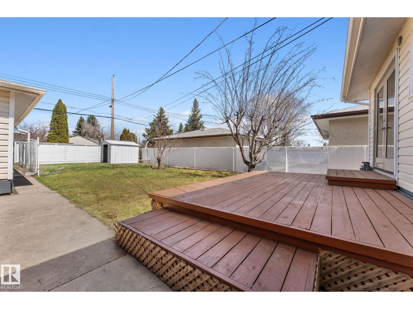 8804 135 AV NW, Edmonton