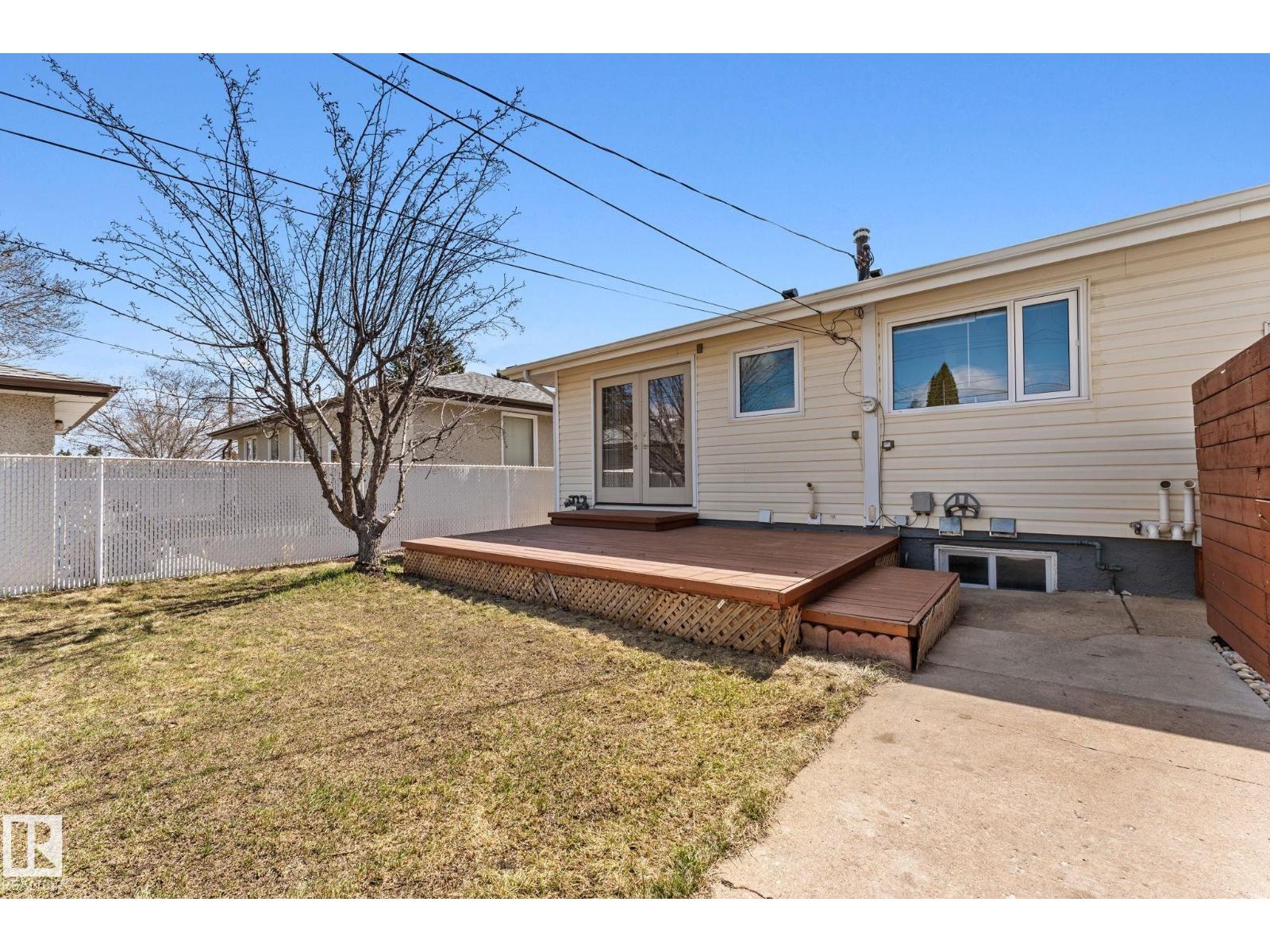 8804 135 AV NW, Edmonton