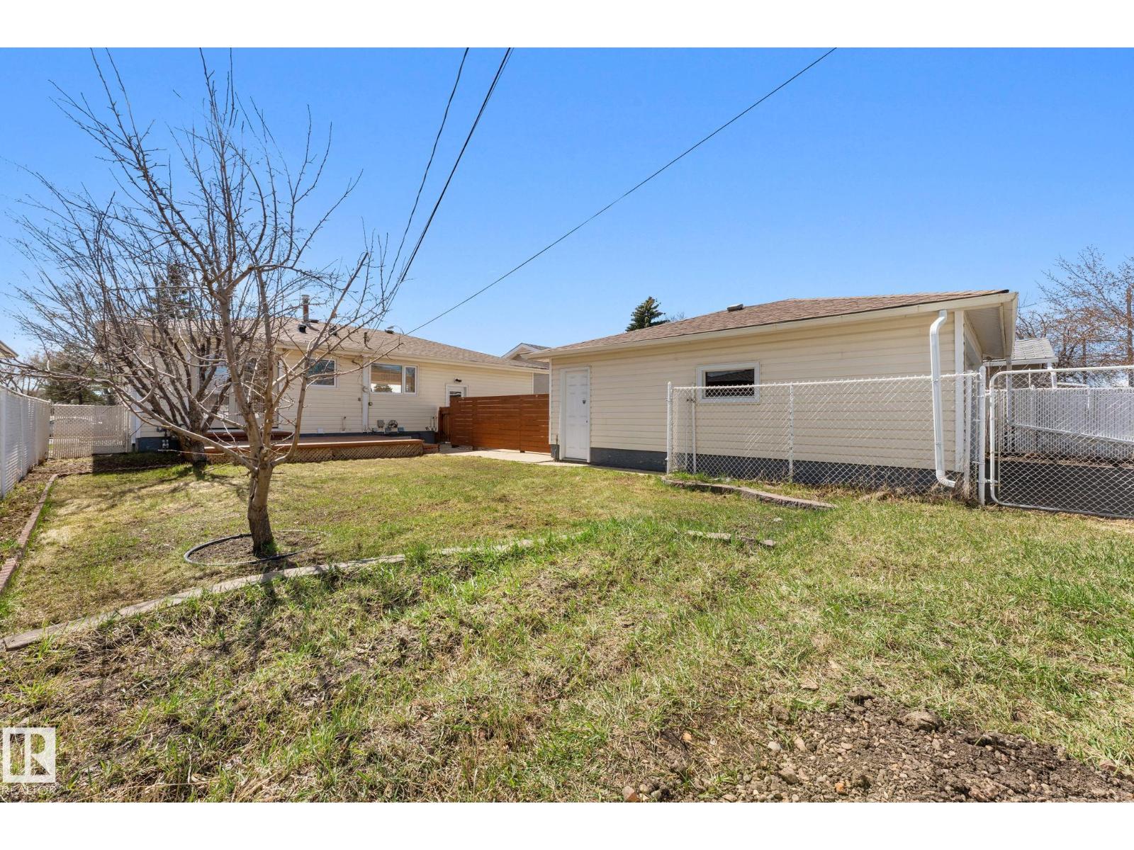 8804 135 AV NW, Edmonton