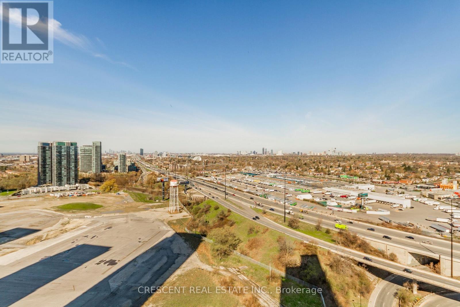 #2402 16 BROOKERS LANE - 33