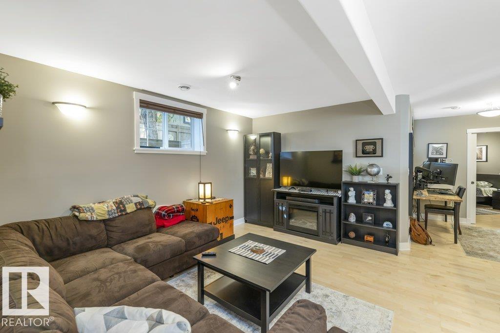 11030 122 ST NW, Edmonton