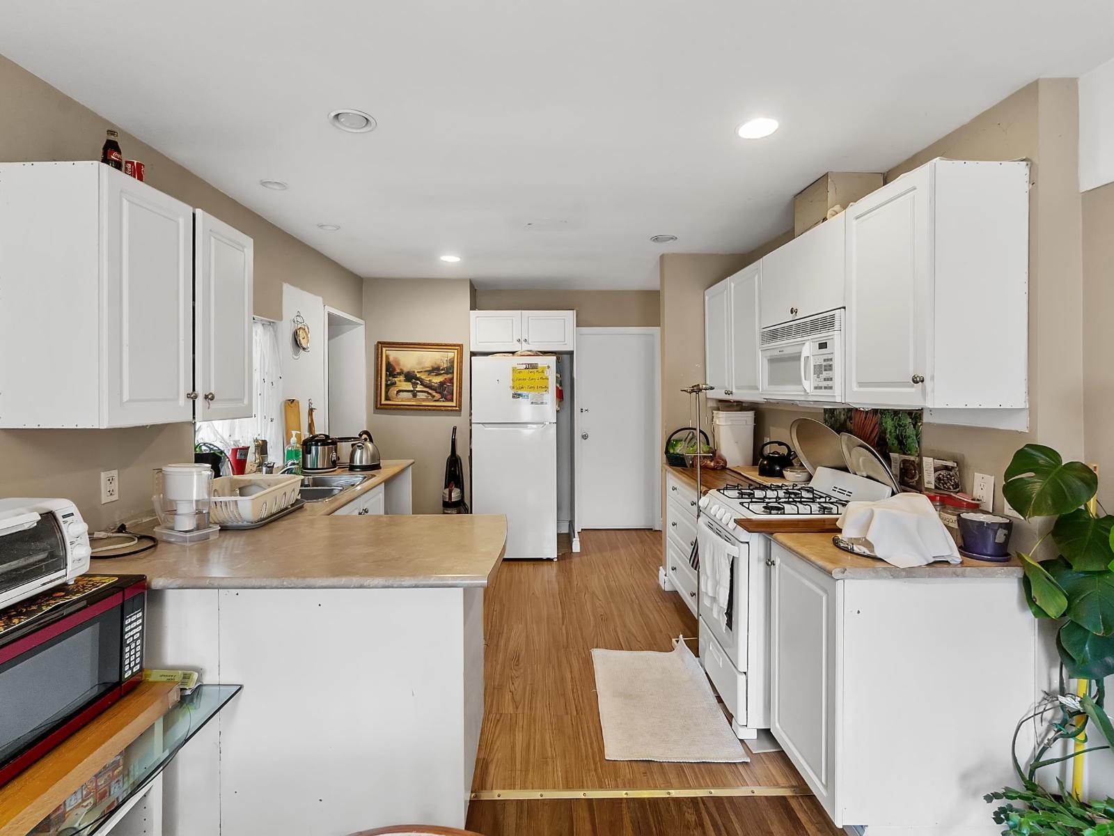 13627 HILTON ROAD, Surrey