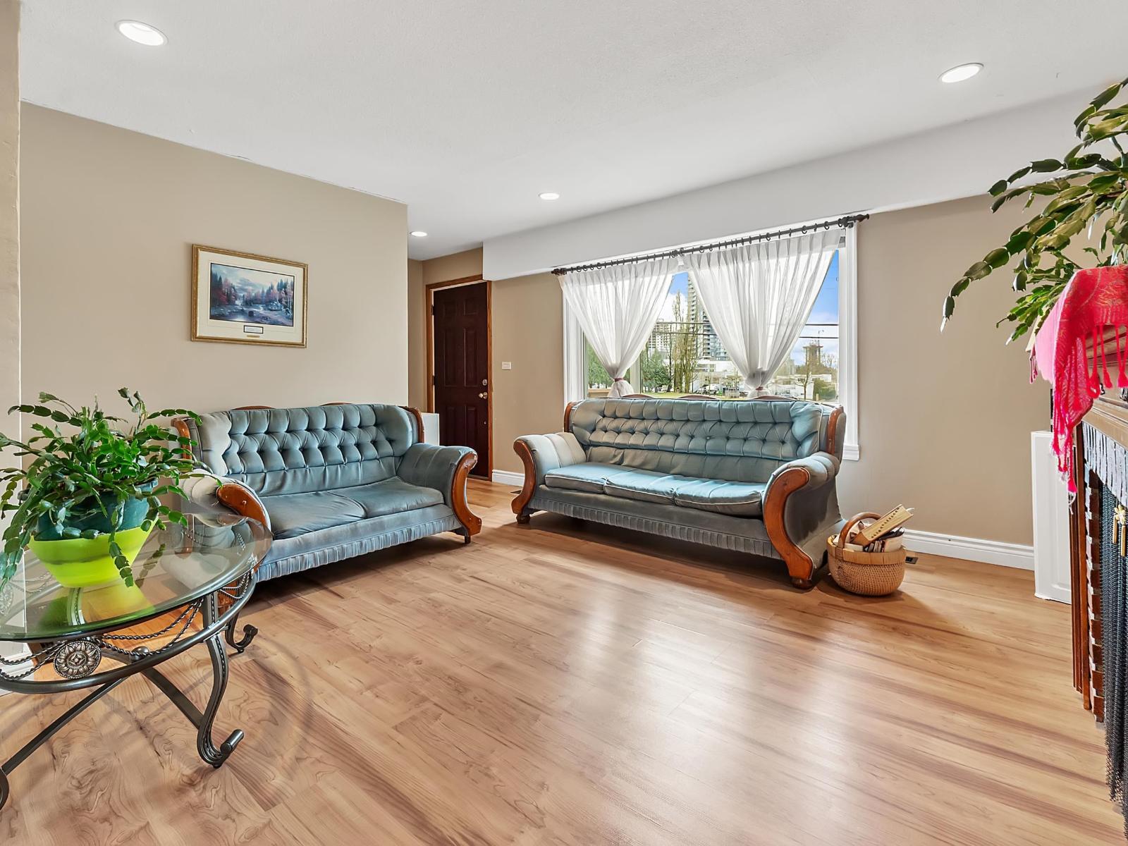 13627 HILTON ROAD, Surrey
