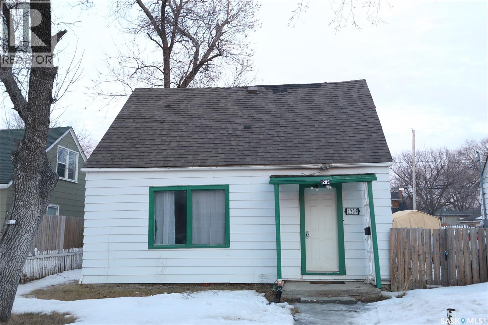 1209 Wascana STREET - 22