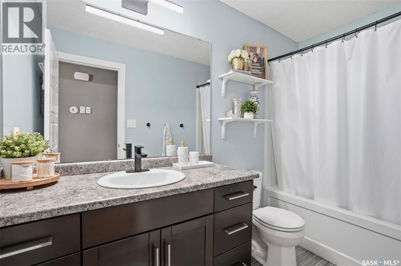 304 Martens AVENUE — photo 12
