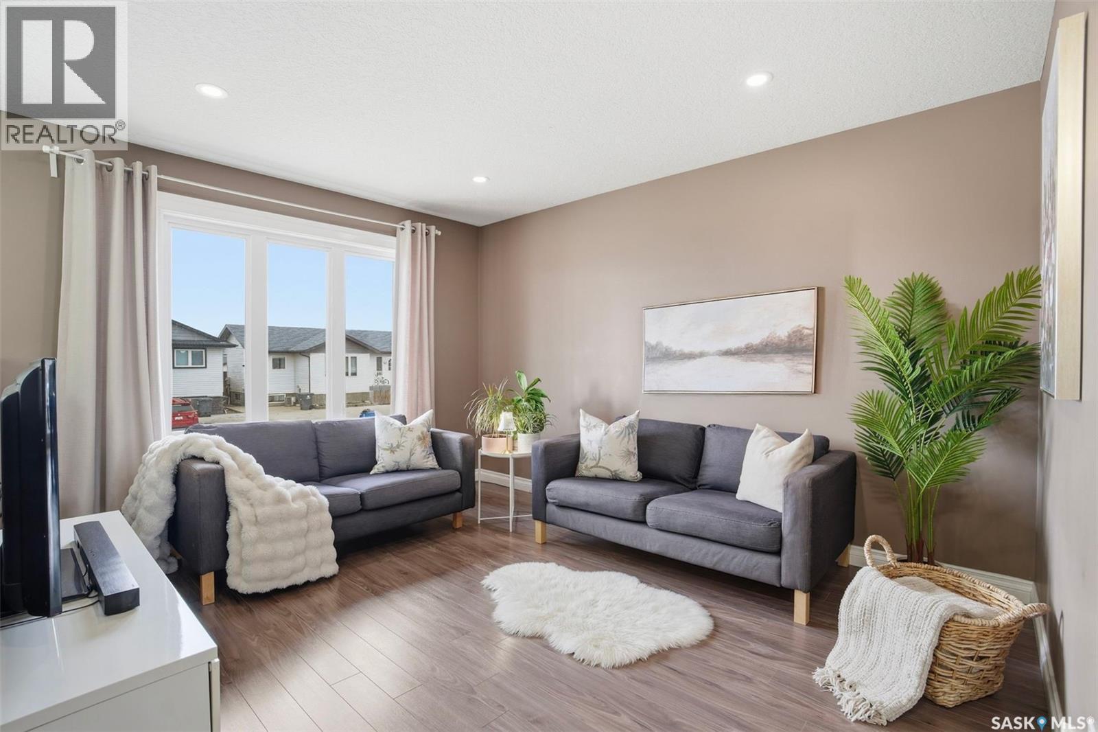 304 Martens AVENUE - photo 2