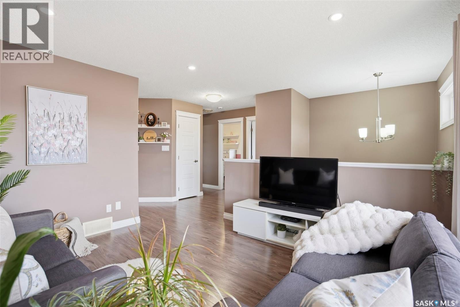 304 Martens AVENUE - photo 3