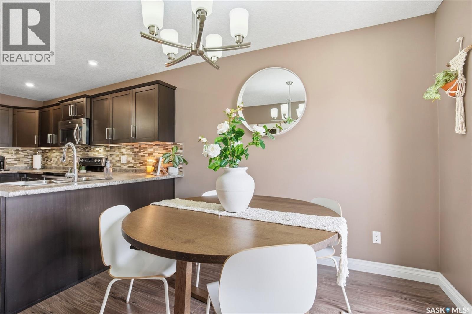 304 Martens AVENUE — photo 7