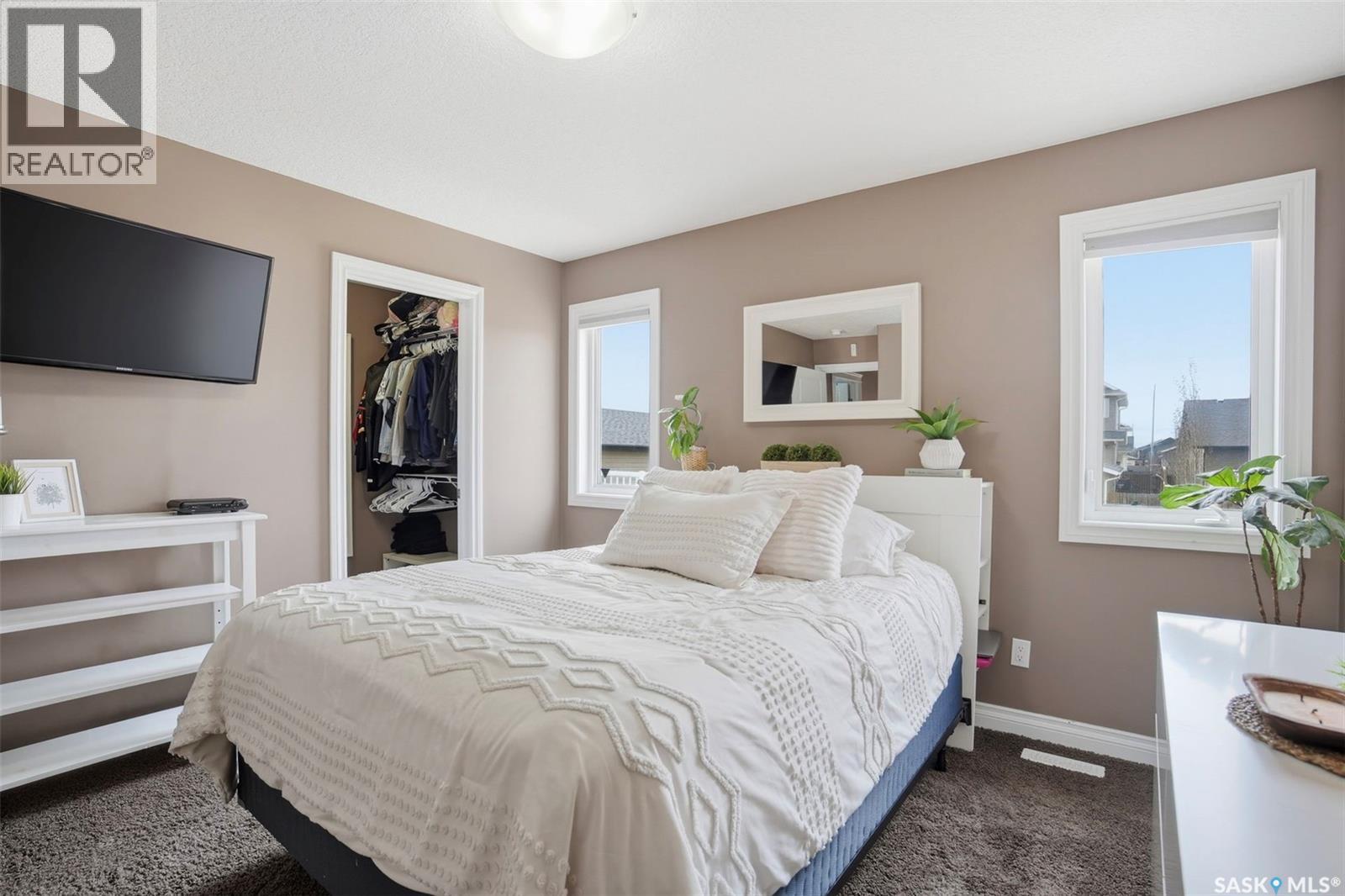 304 Martens AVENUE — photo 9