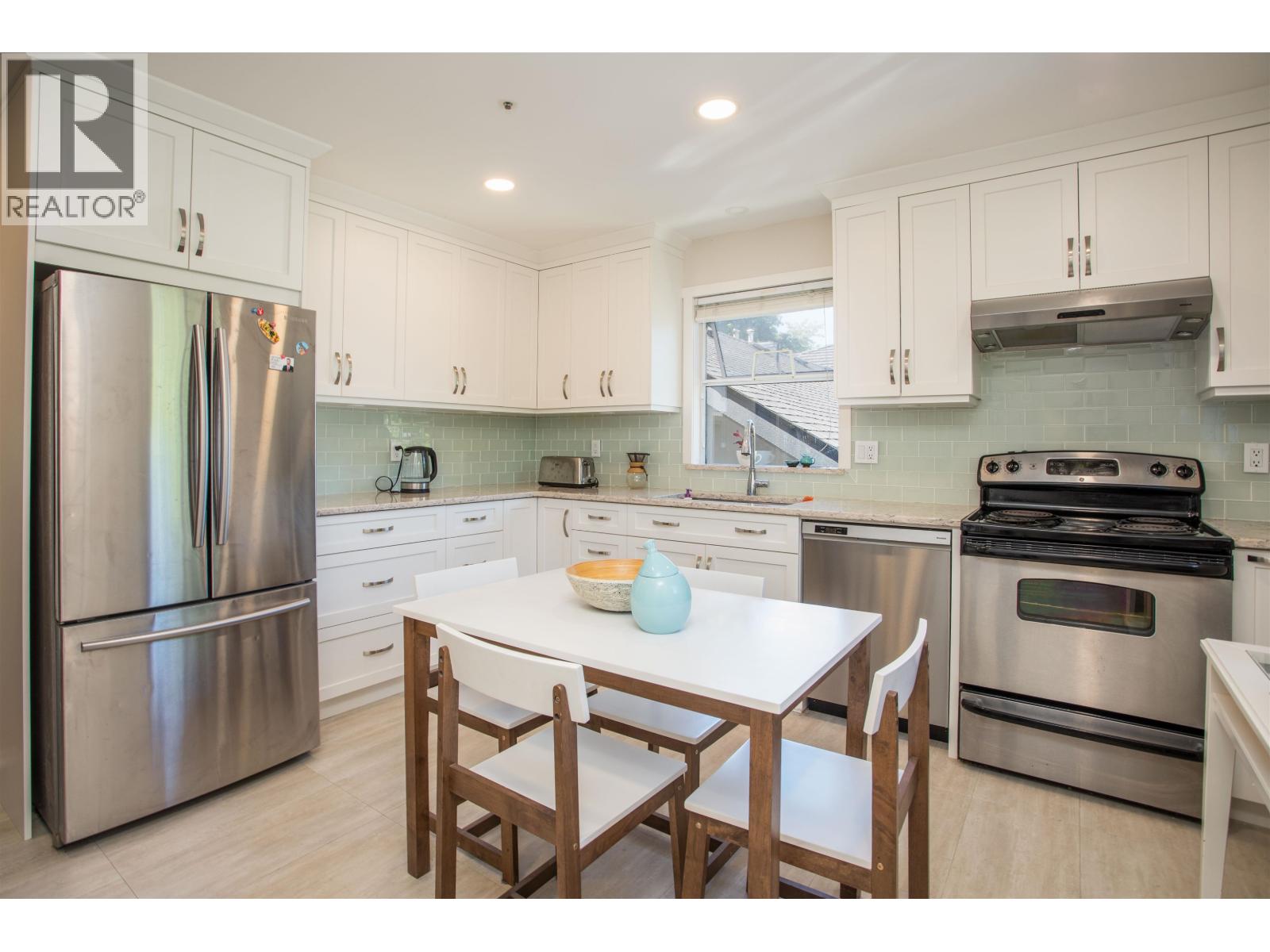 6 Bed, 5 Bath House for Sale in Vancouver – 2945 W 12TH AVENUE, Vancouver - Image 11