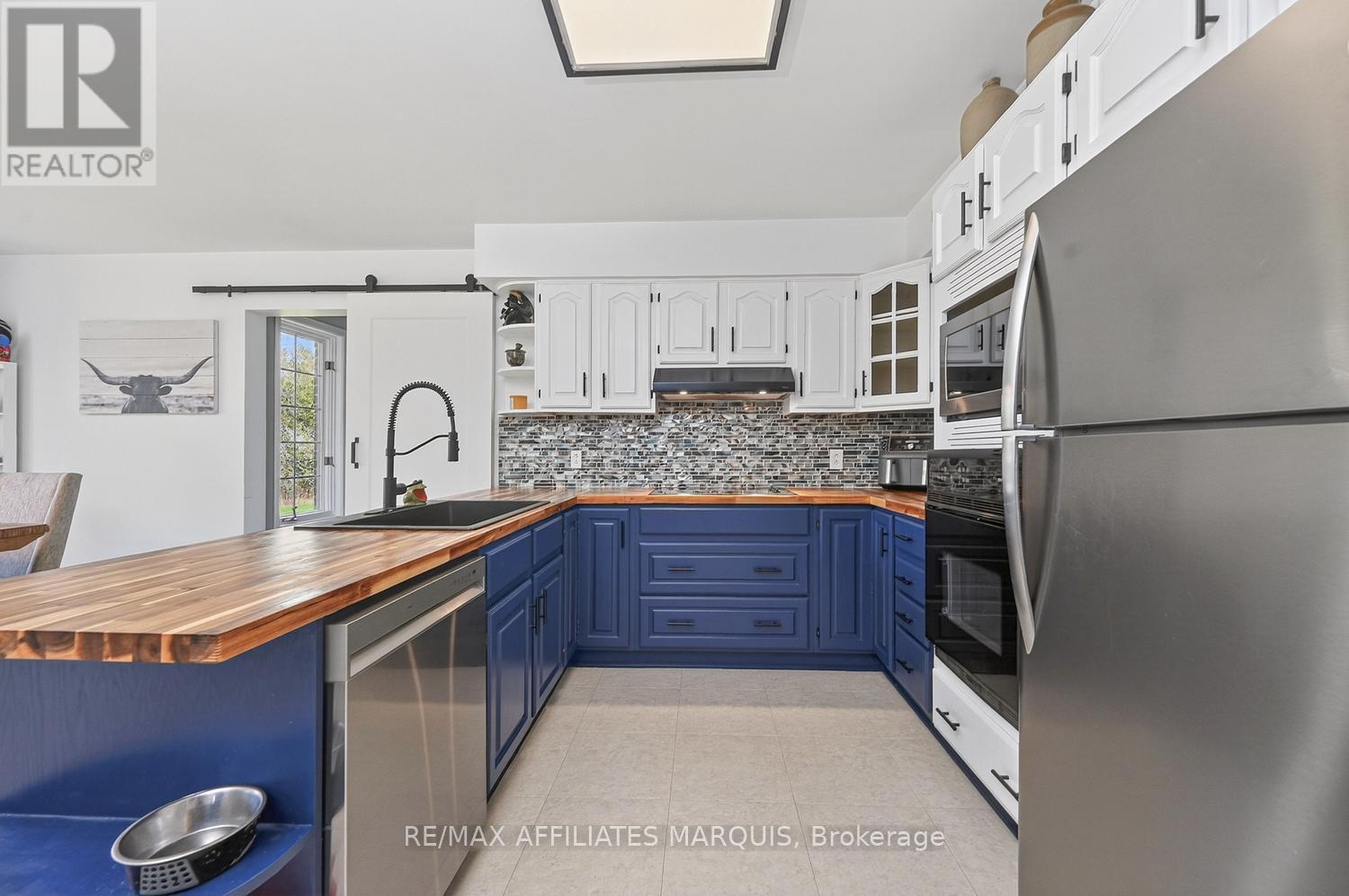 8 TUDOR CIRCLE - 14