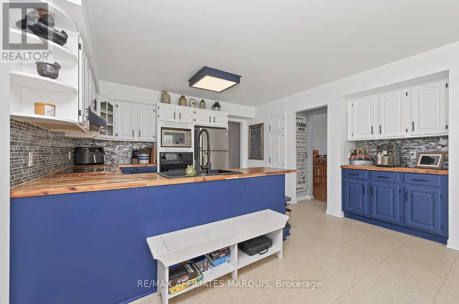 8 TUDOR CIRCLE - 15