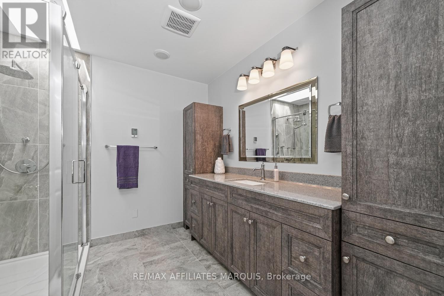 8 TUDOR CIRCLE - 21