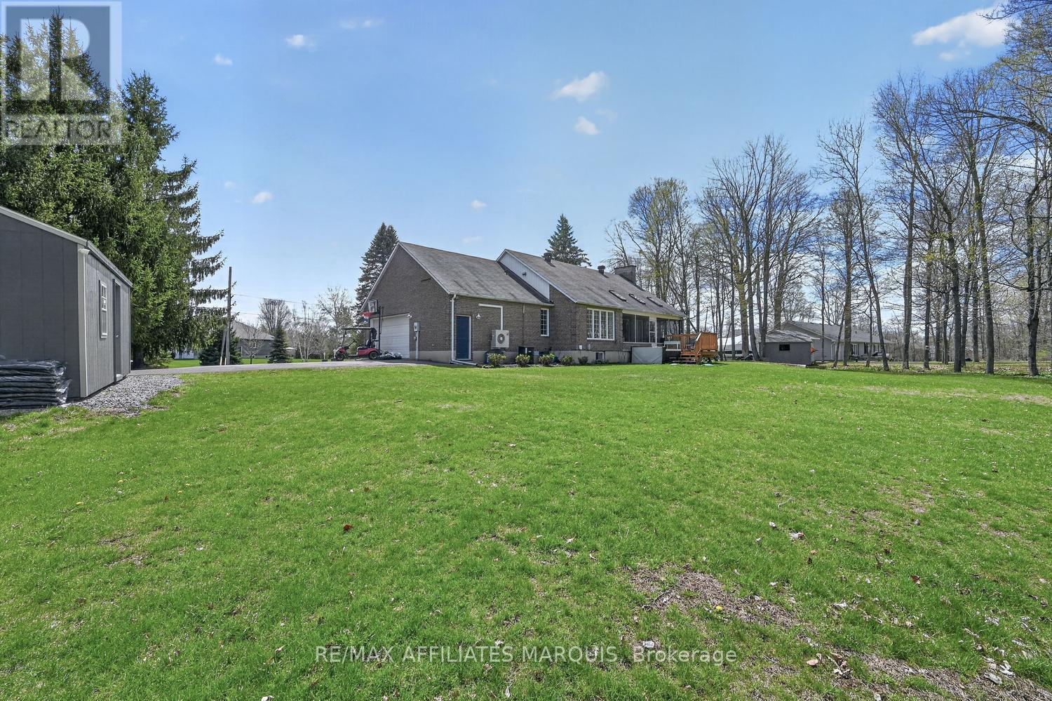 8 TUDOR CIRCLE - 42