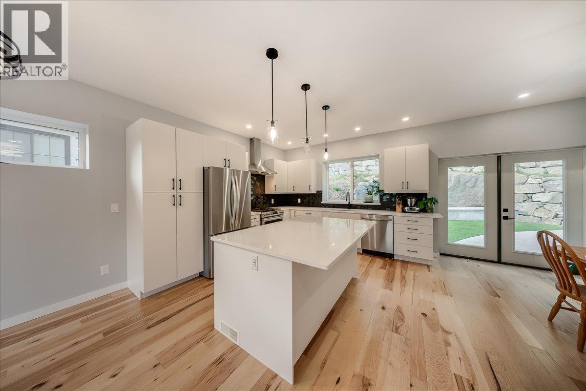 934 REDSTONE Drive - 12