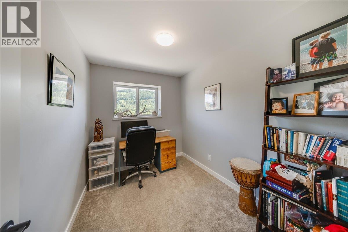 934 REDSTONE Drive - 33