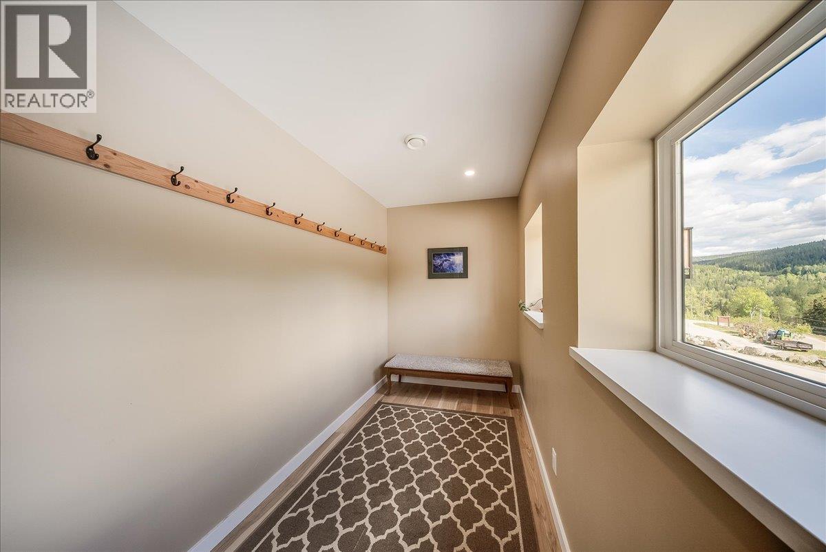 934 REDSTONE Drive - 43