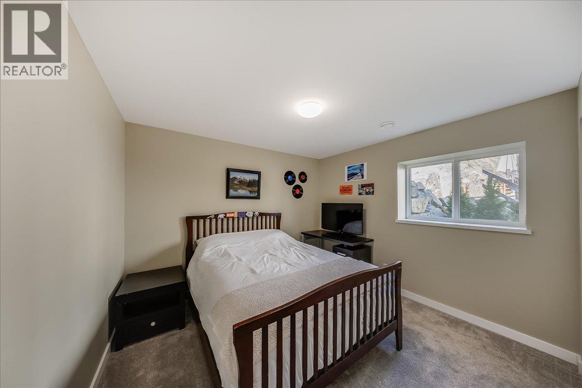 934 REDSTONE Drive - 50