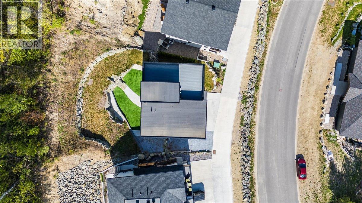 934 REDSTONE Drive - 55