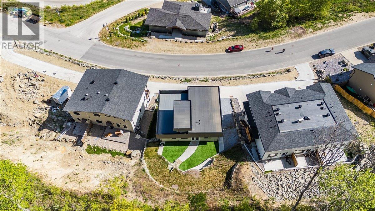 934 REDSTONE Drive - 56
