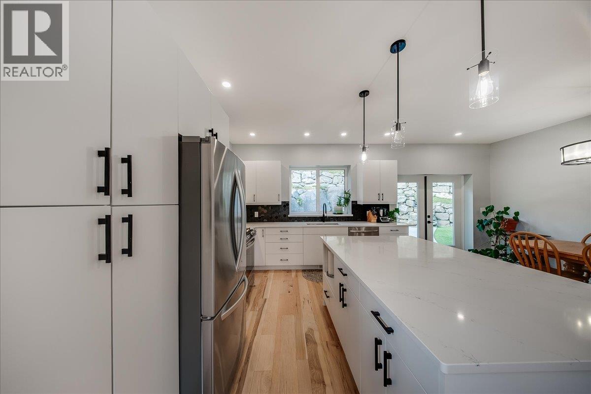 934 REDSTONE Drive - 7
