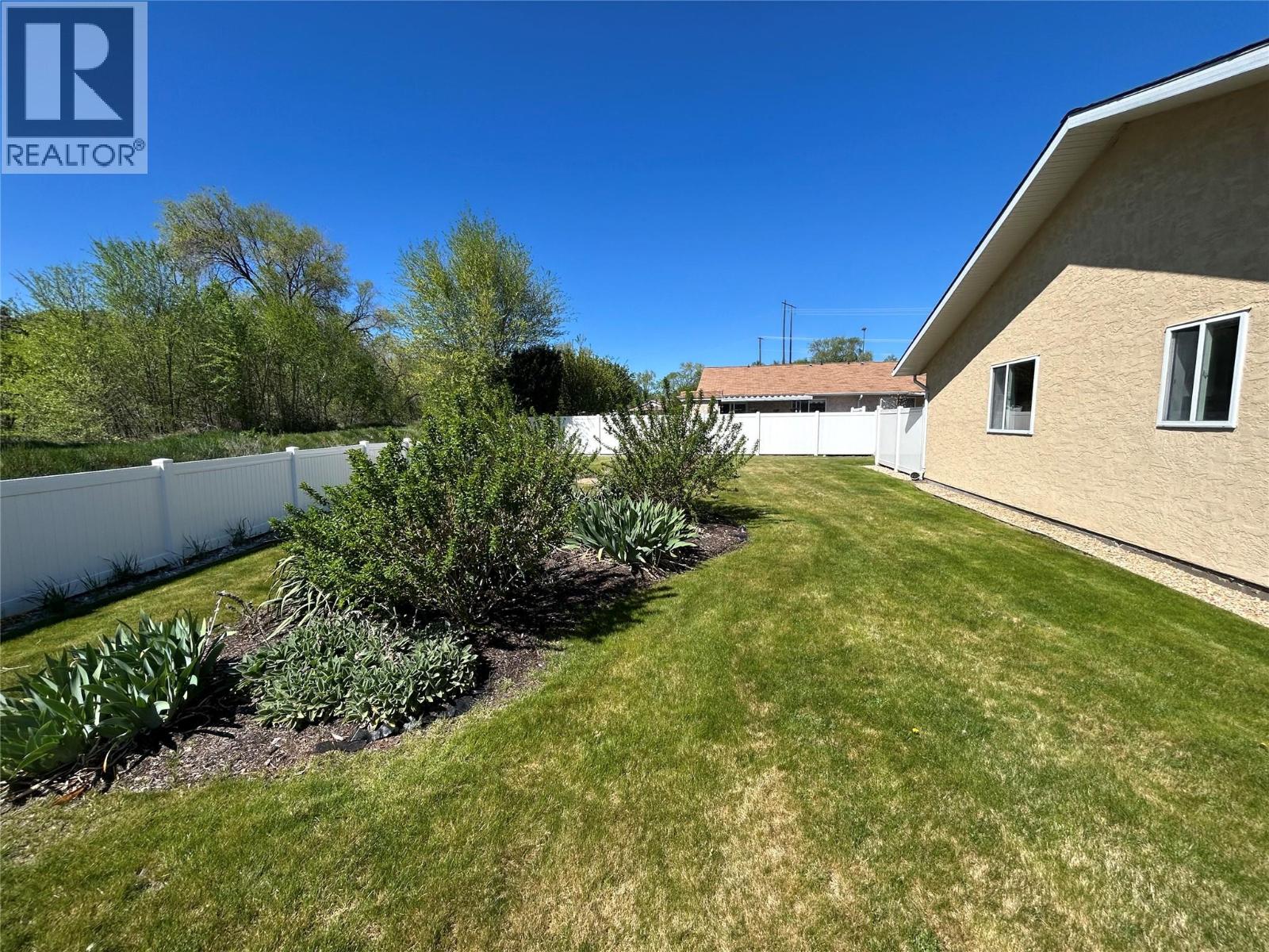#9 145 Redwing Place - 6