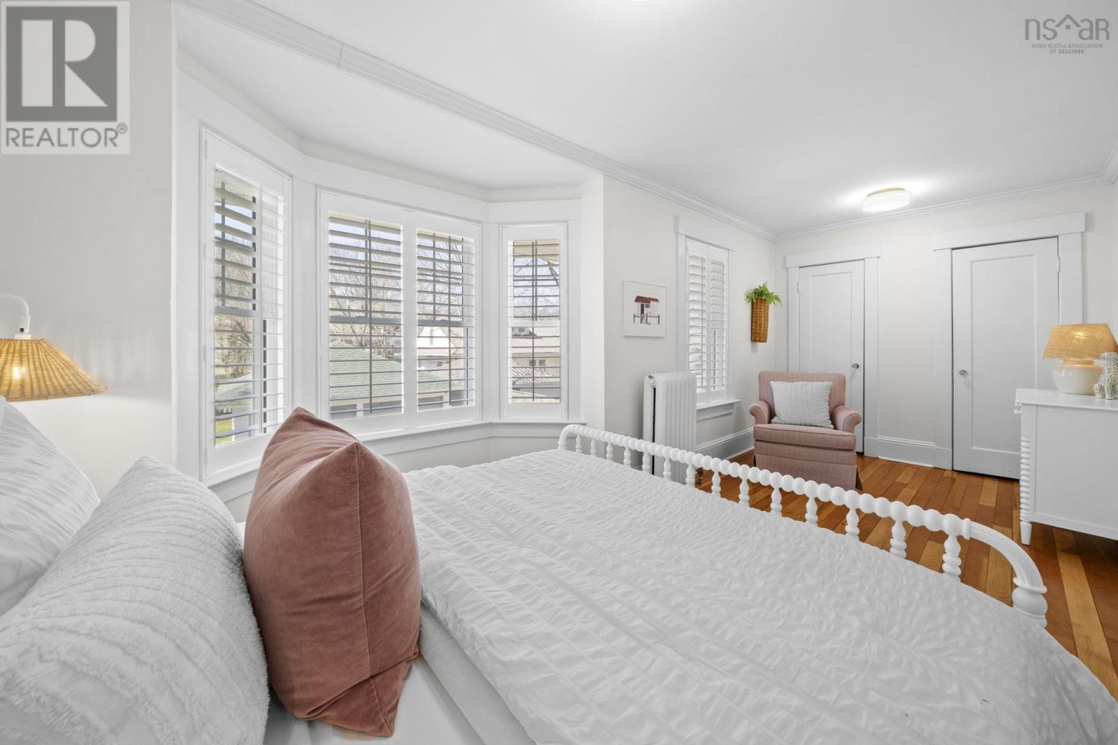 Property 33 of 43 of 6 Oakdene Avenue