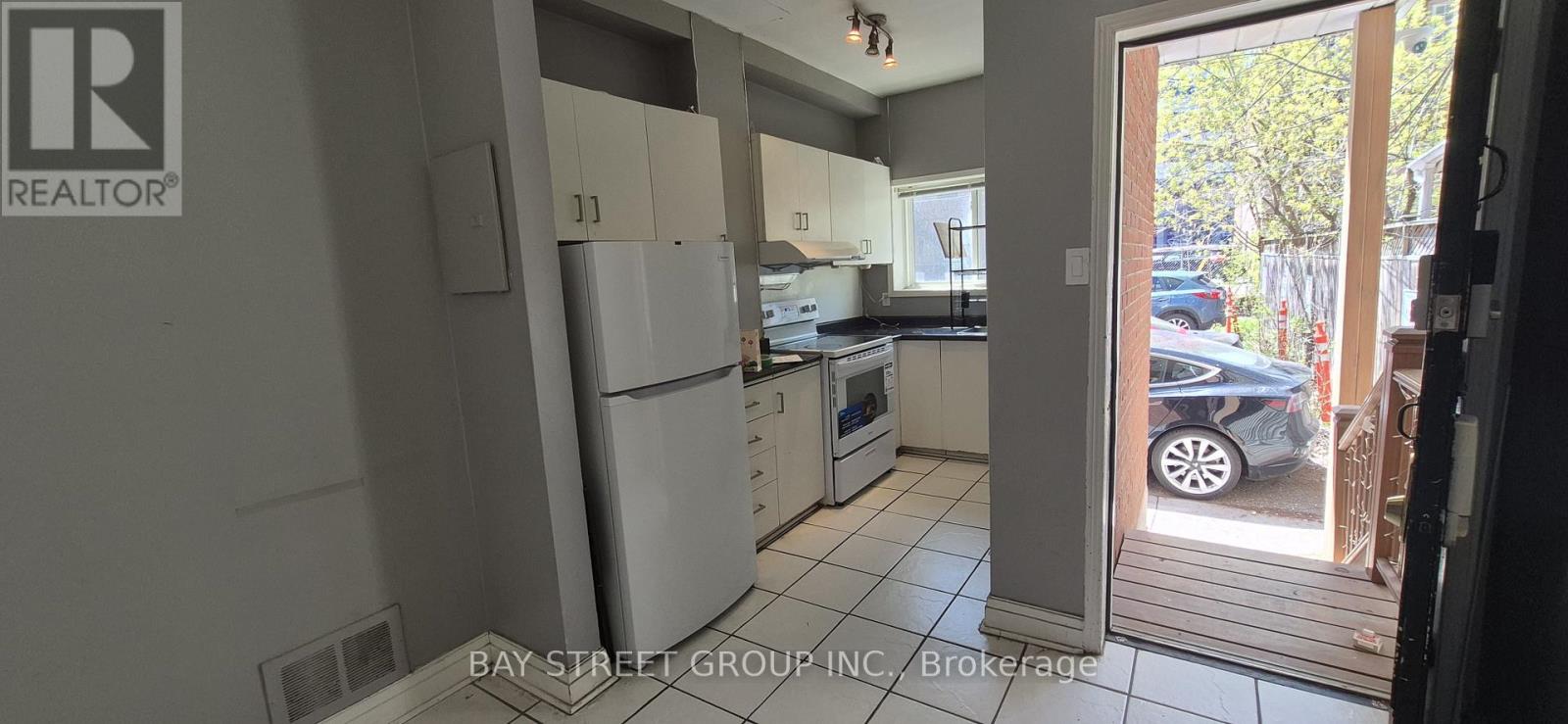 6 FERNDALE AVENUE - 10
