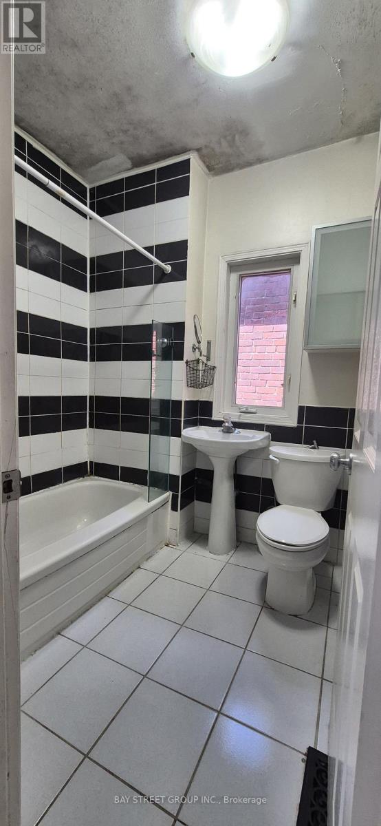 6 FERNDALE AVENUE - 16