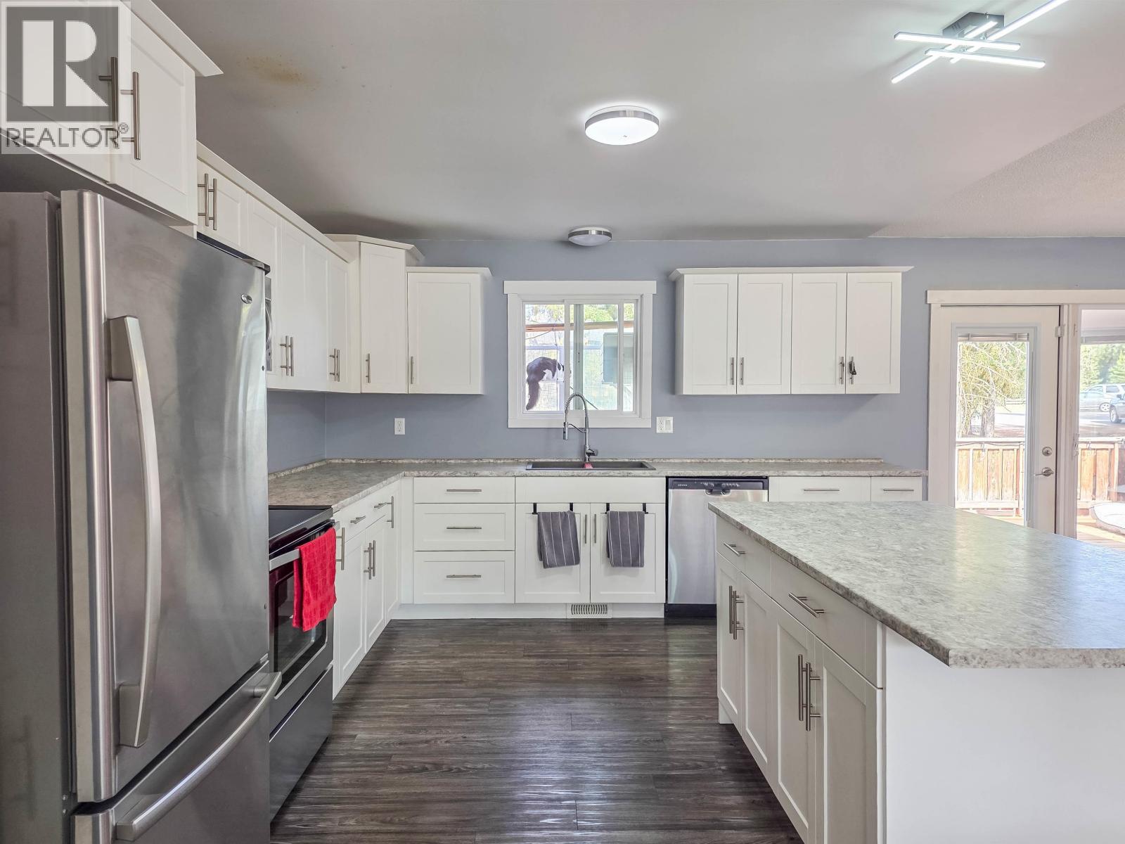 2325 OMINECA PLACE - 7