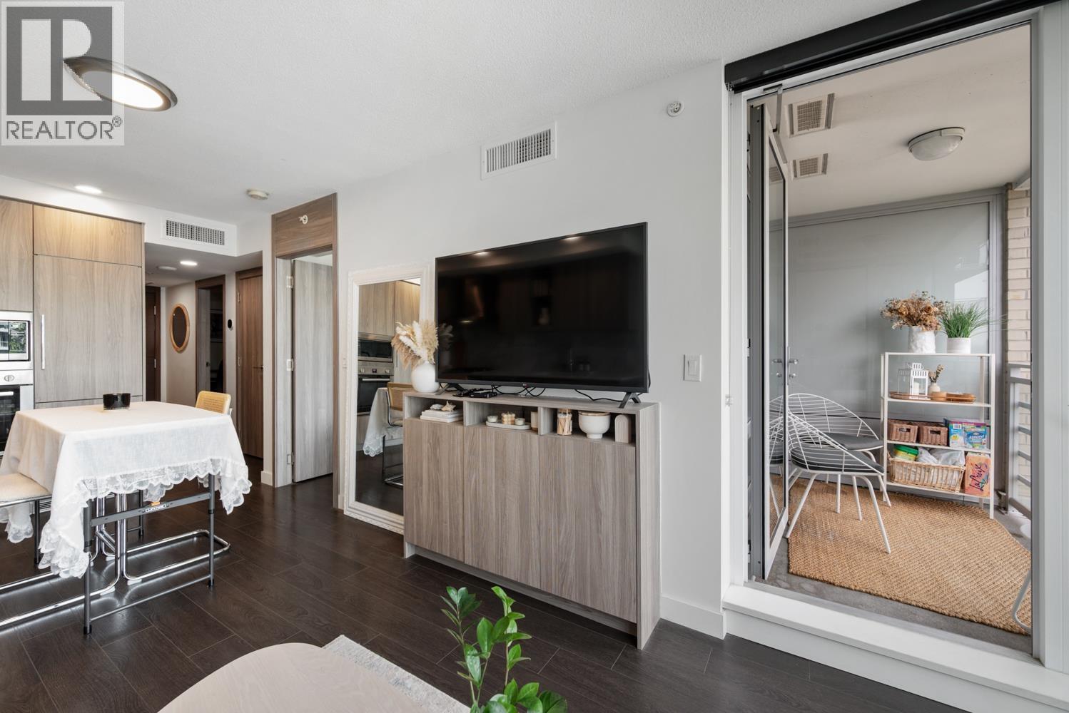 1 Bed, 1 Bath Apartment for Sale in Richmond – 911 8800 HAZELBRIDGE WAY, Richmond – MLS# R3119426 - Image 9