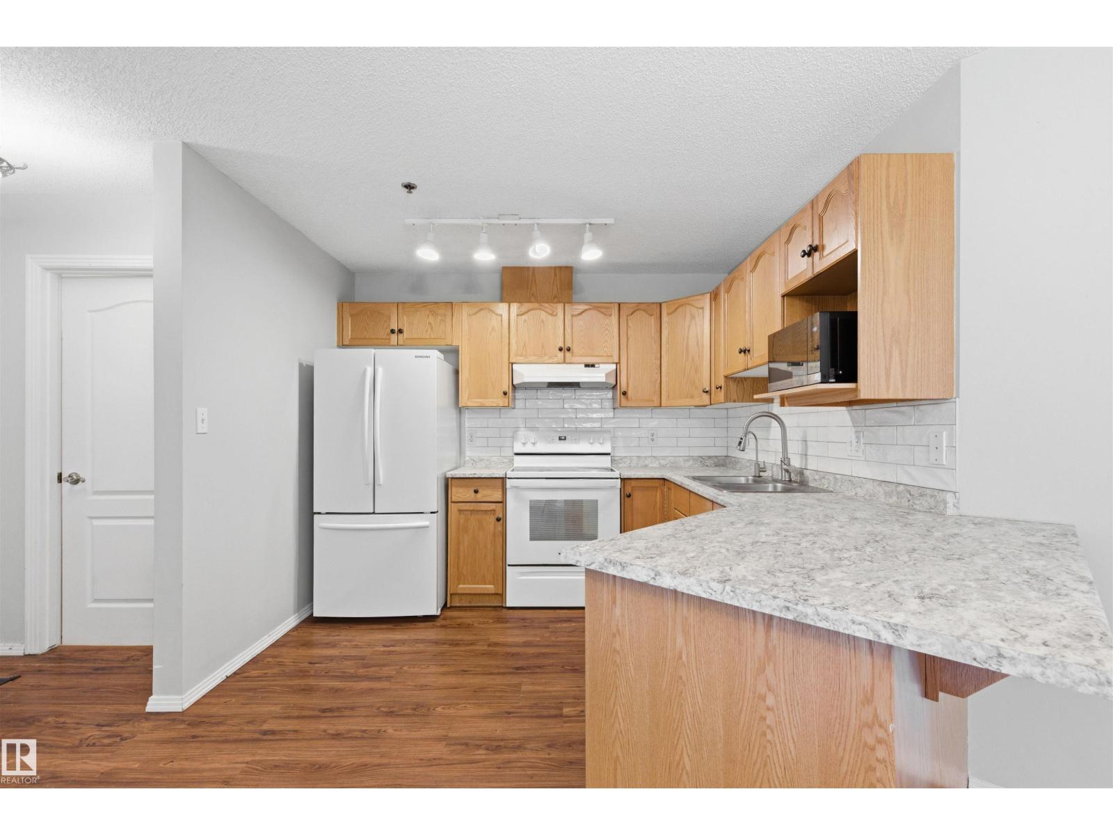 #201 9640 105 ST NW, Edmonton