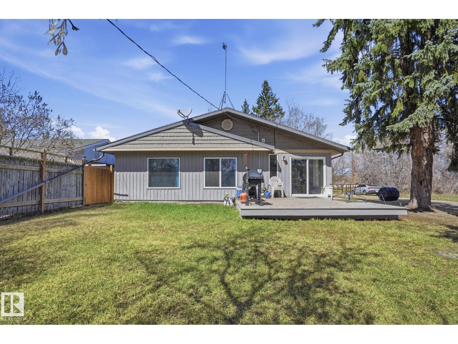 #36 55000 LAMOUREUX DR, Rural Sturgeon County