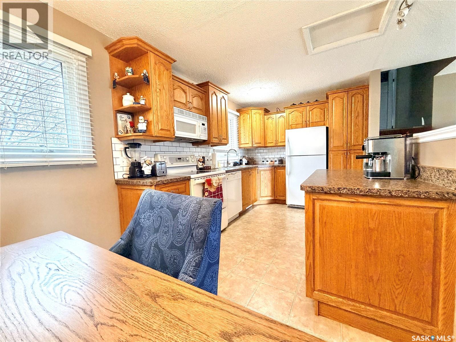 9021 Walker DRIVE - 11