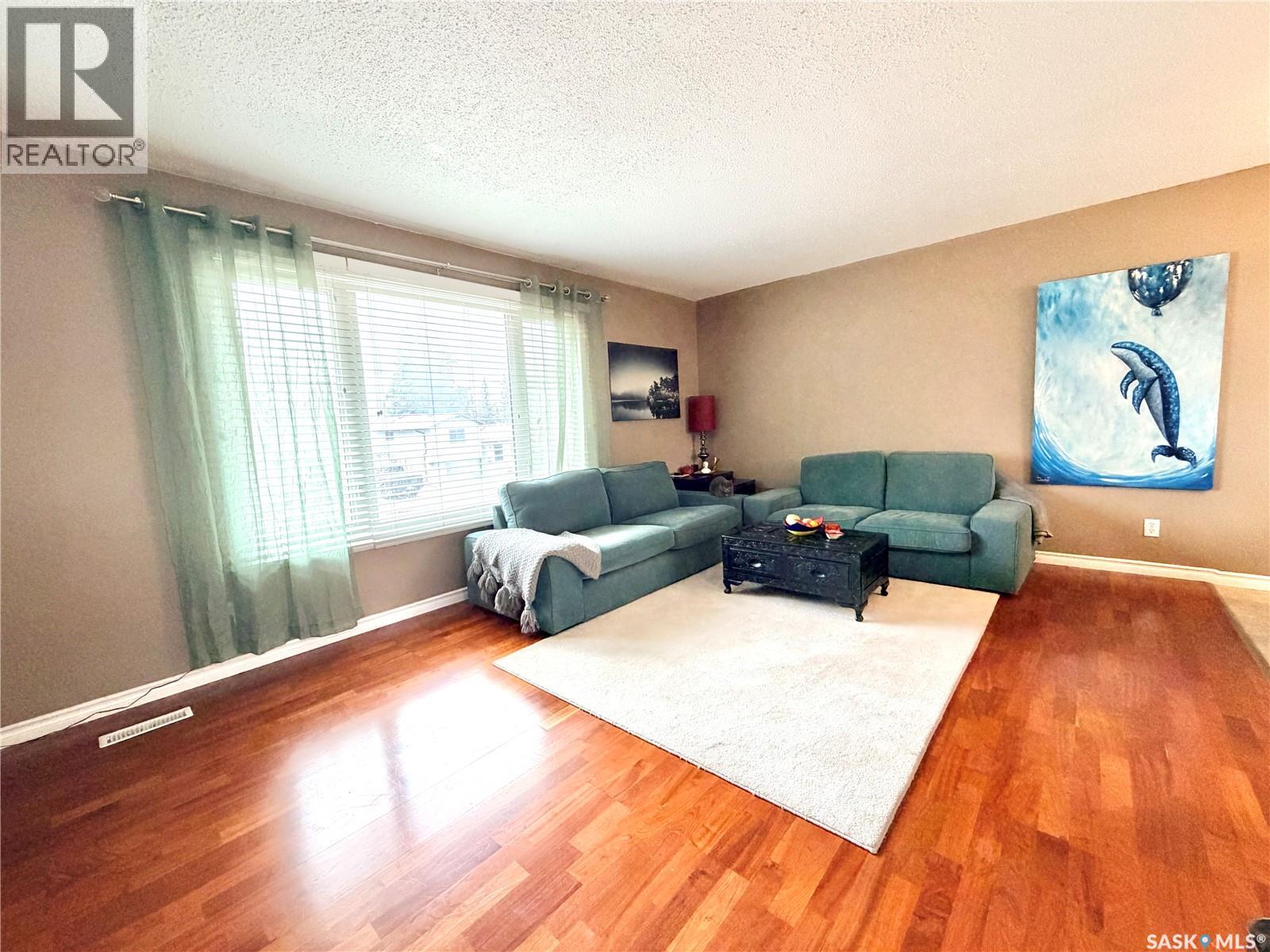 9021 Walker DRIVE - 7