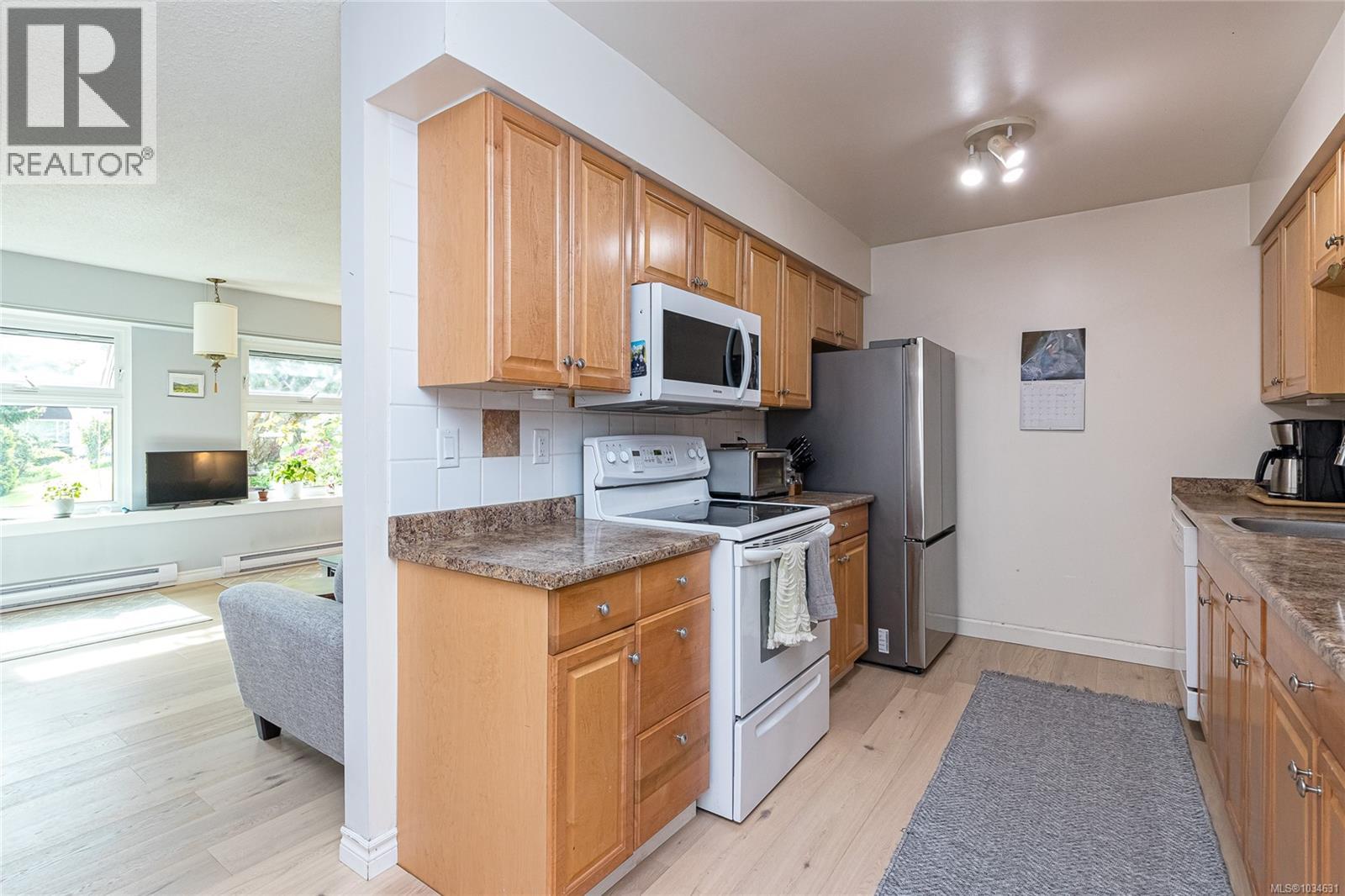 #28 278 Island Hwy - 12