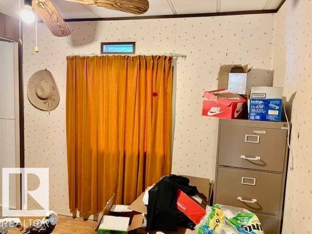 4809 53 ave - 13