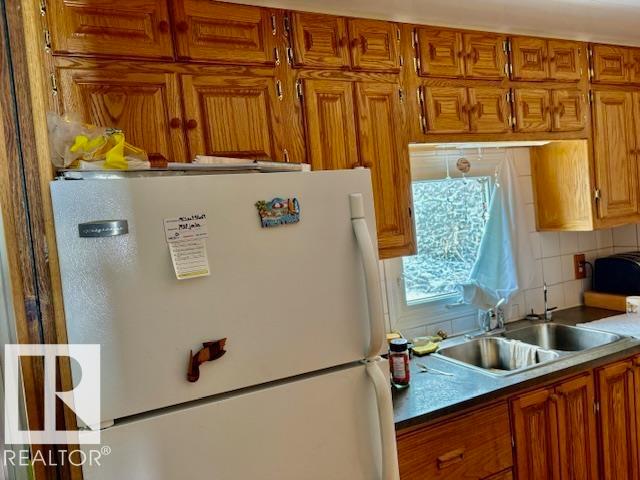 4809 53 ave - 8