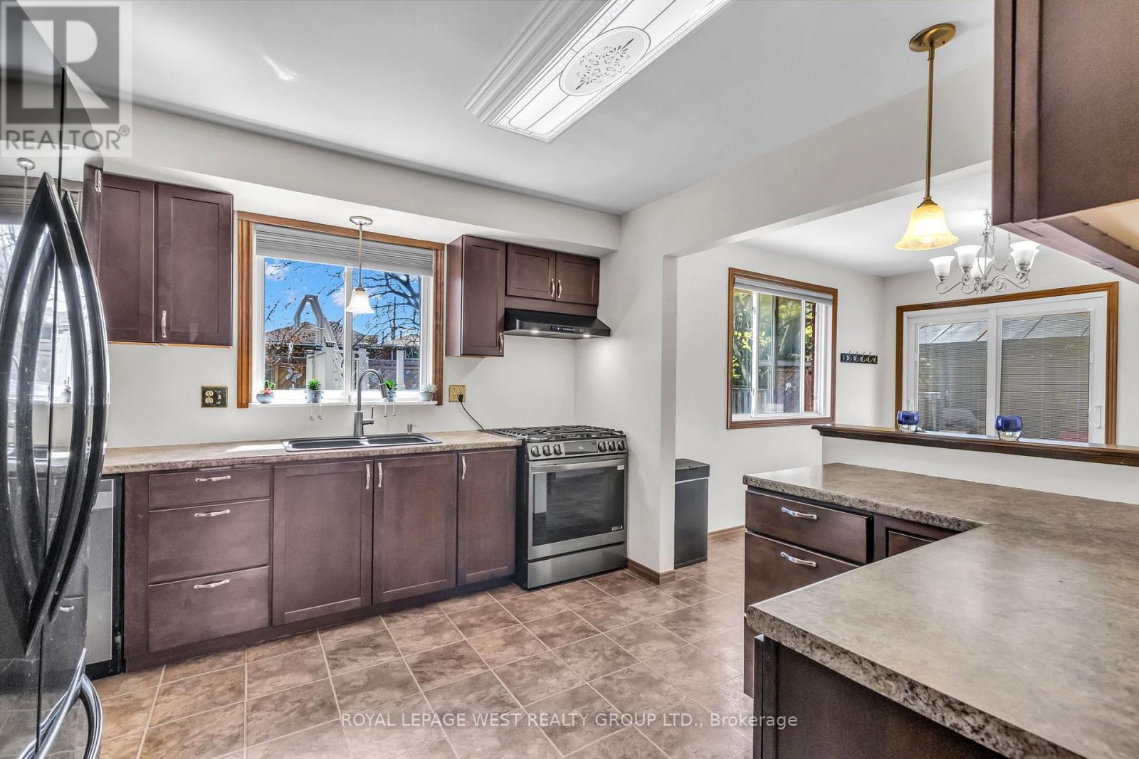 12 BANBURRY CRESCENT - 10