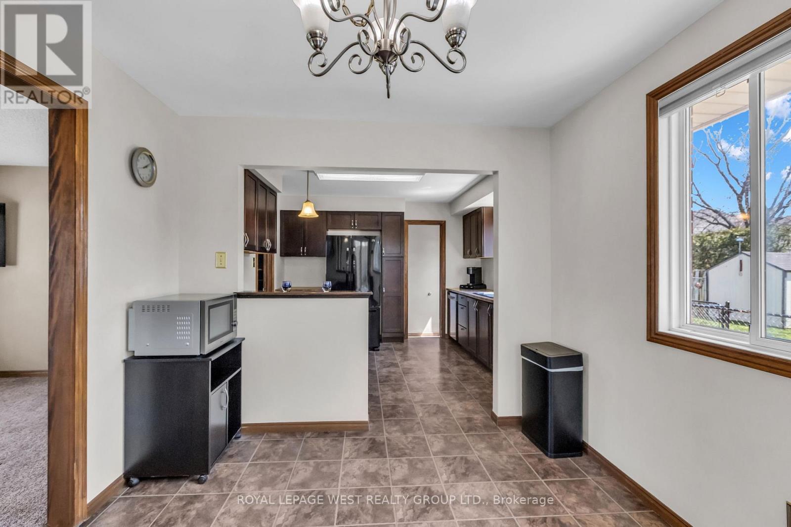 12 BANBURRY CRESCENT - 14
