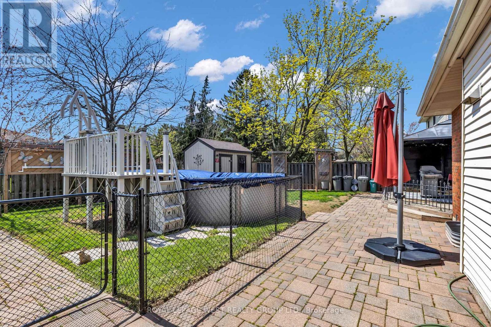 12 BANBURRY CRESCENT - 34