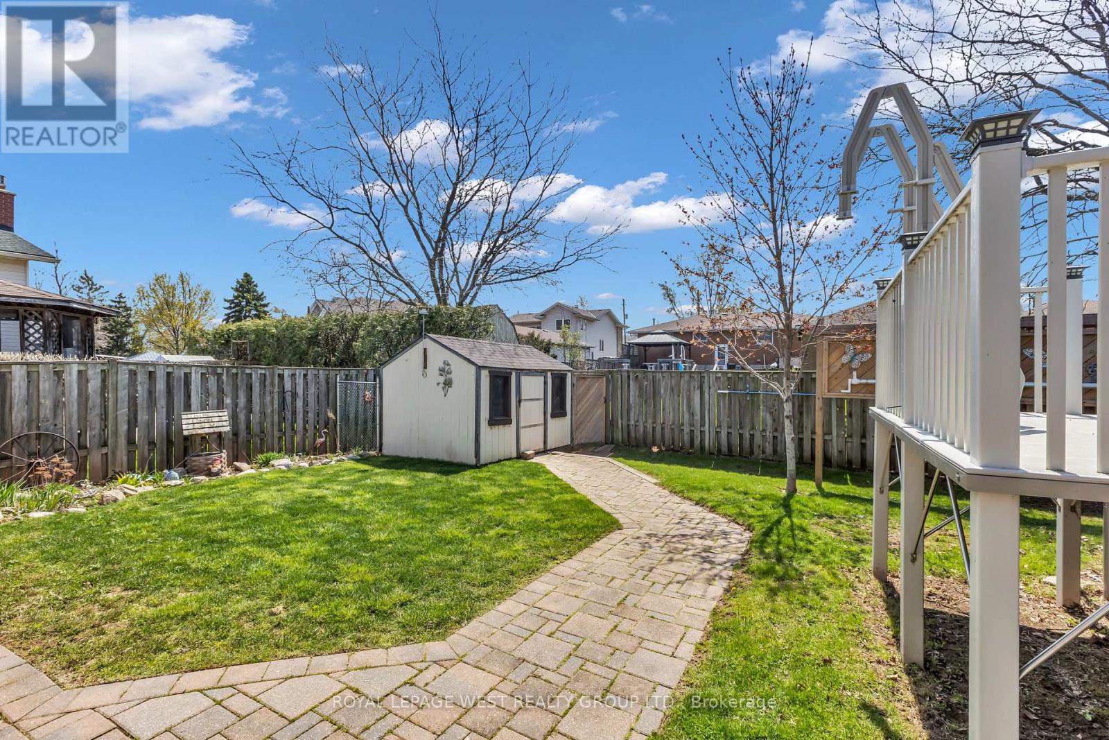 12 BANBURRY CRESCENT - 35