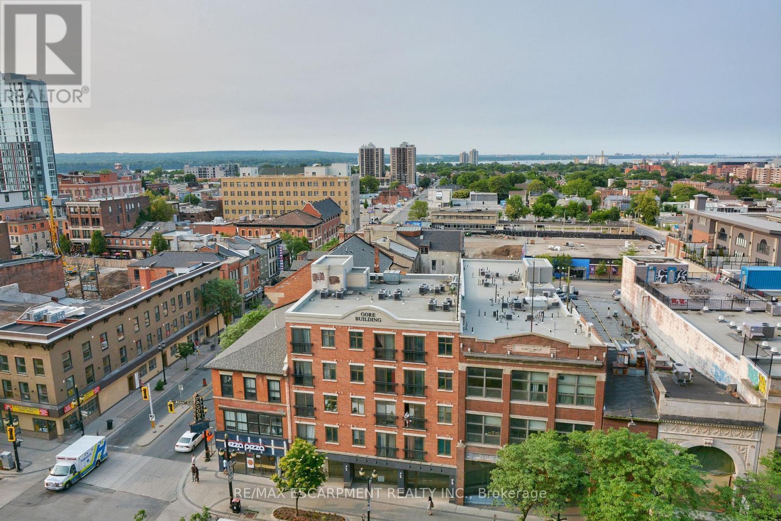 #903 112 KING STREET E - 11