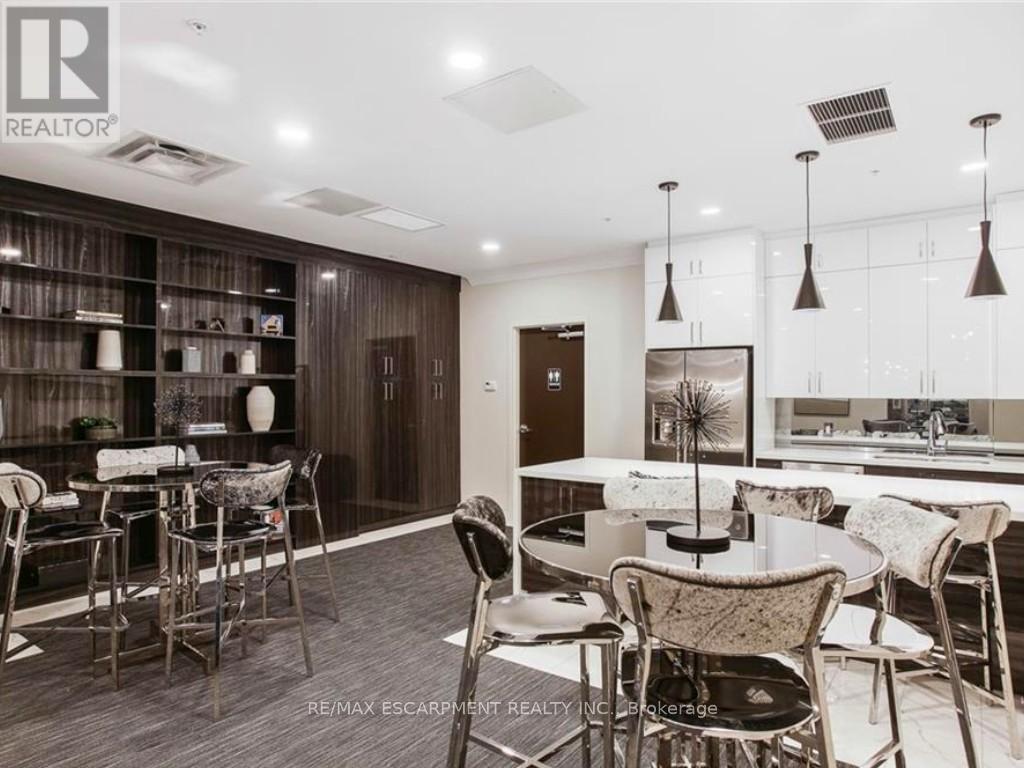 #903 112 KING STREET E - 19