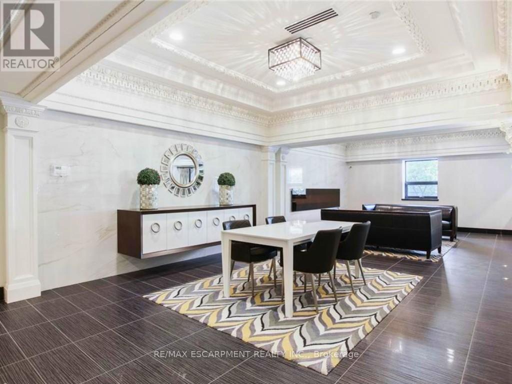 #903 112 KING STREET E - 22