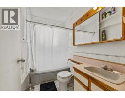 6488 Renfrew Road, Peachland, BC V0H1X7 Photo 23